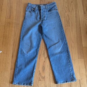 Levi’s Ribcage Straight Ankle Jeans